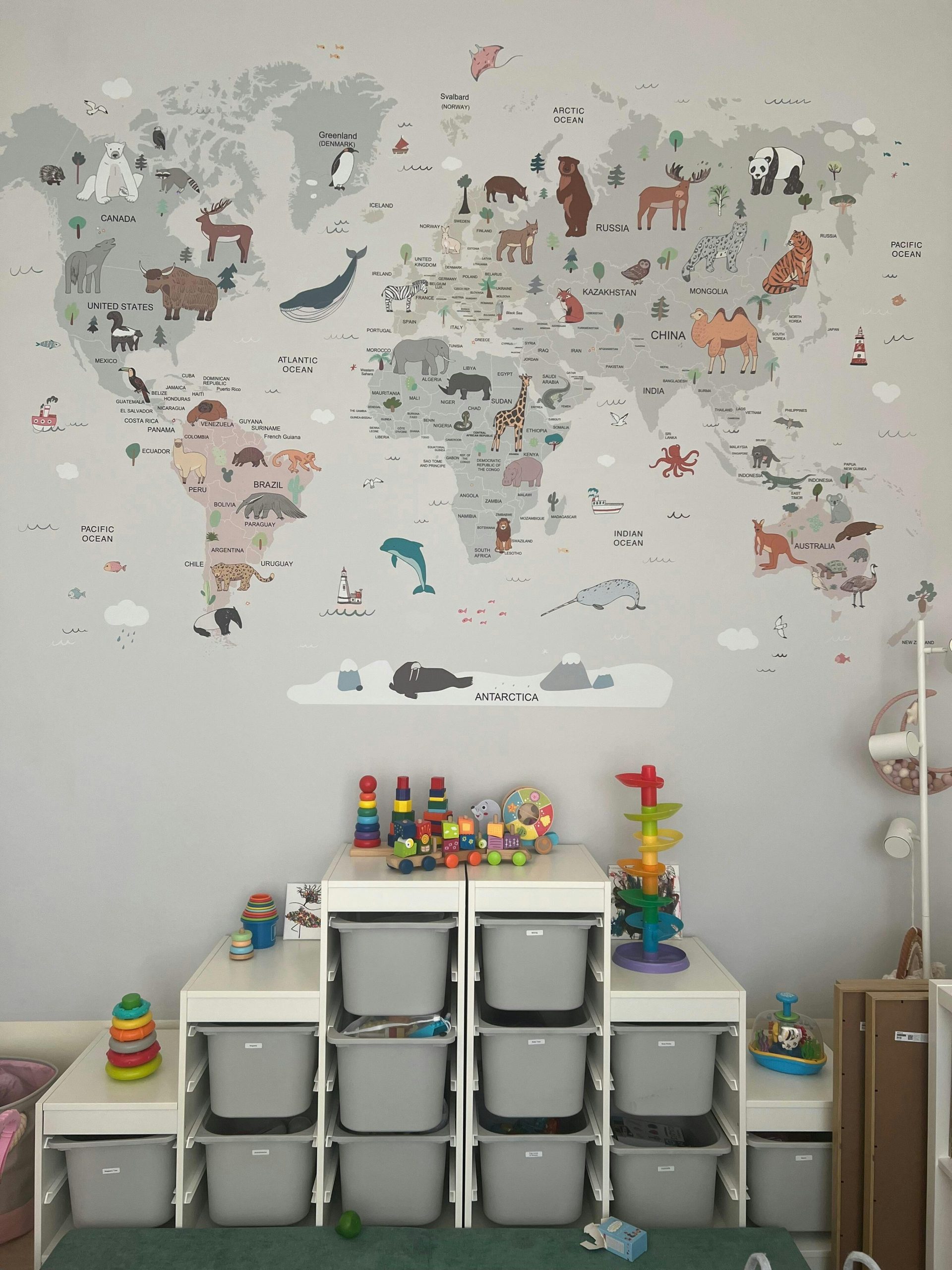 How To Make A Bathroom Look Bigger With Wallpaper